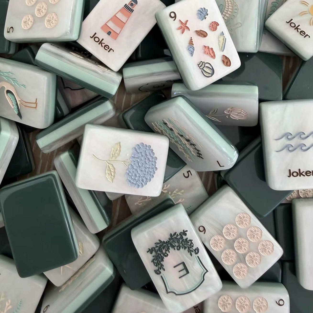 Pale Beach Mahjong Tiles and Mat Set