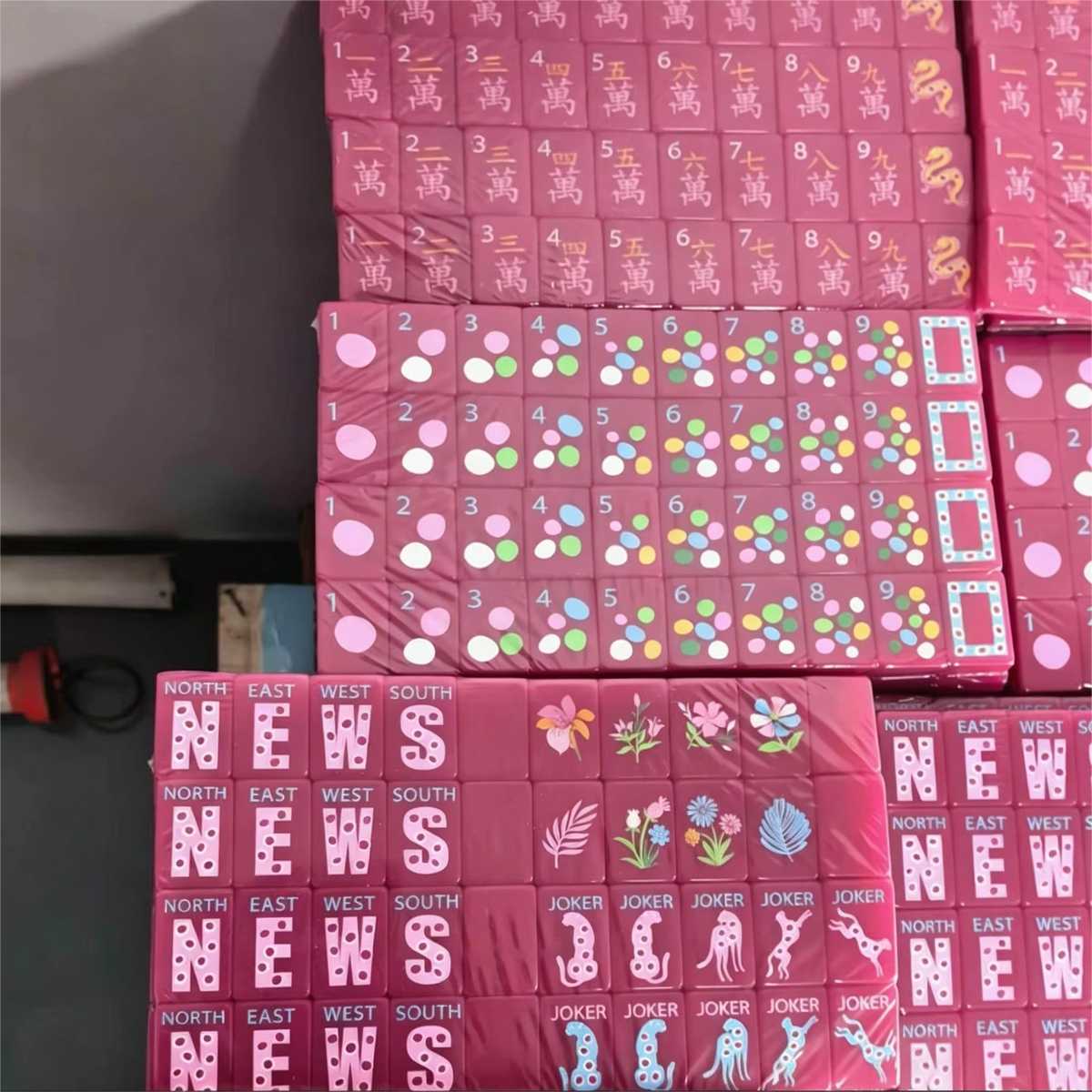 Vibrant Hot Pink Mahjong Tiles Set 160pcs