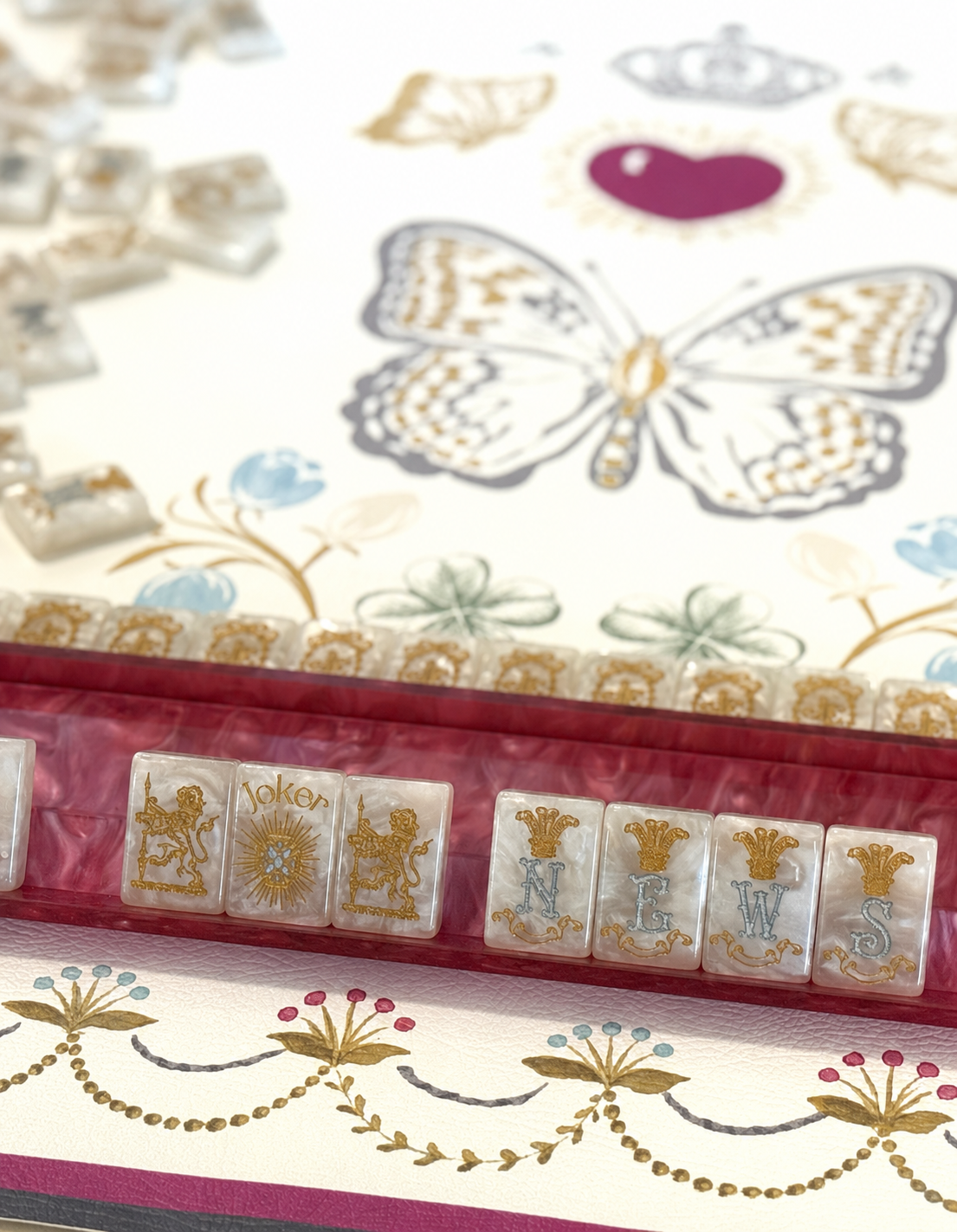 White Pearl in Mahjong Tiles and Mat Set